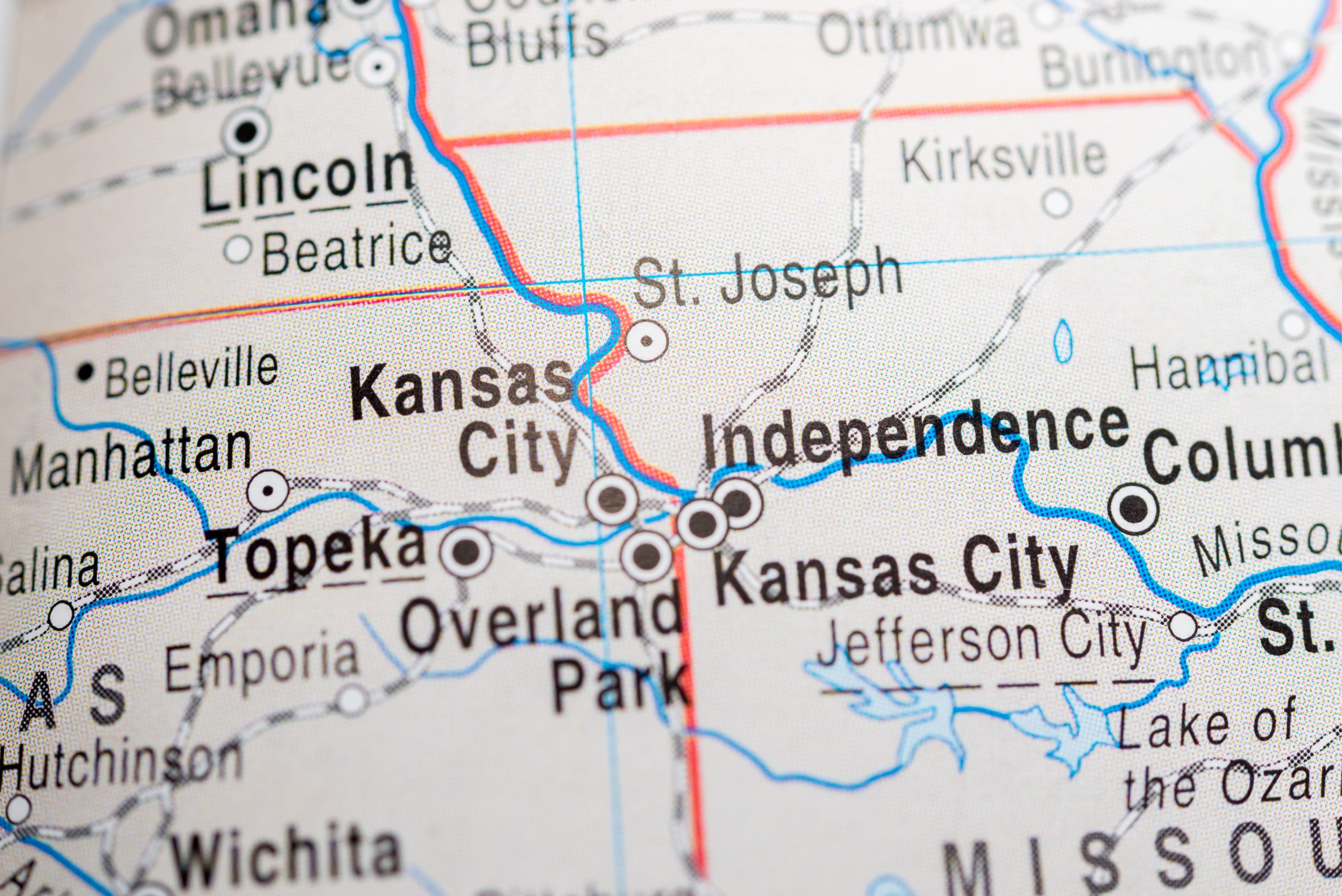 Close up of Kansas Missouri state line map border with other large cities in the area shown