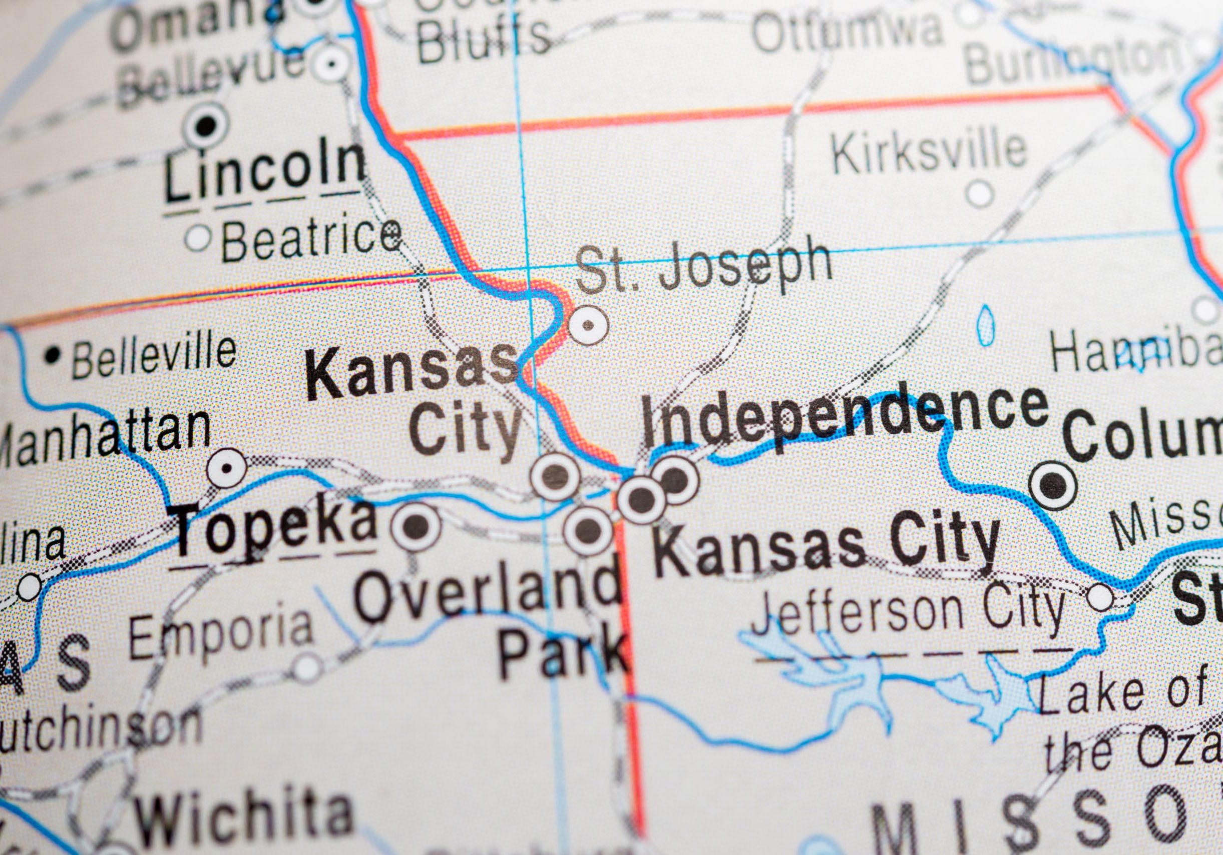 Close up of Kansas Missouri state line map border with other large cities in the area shown